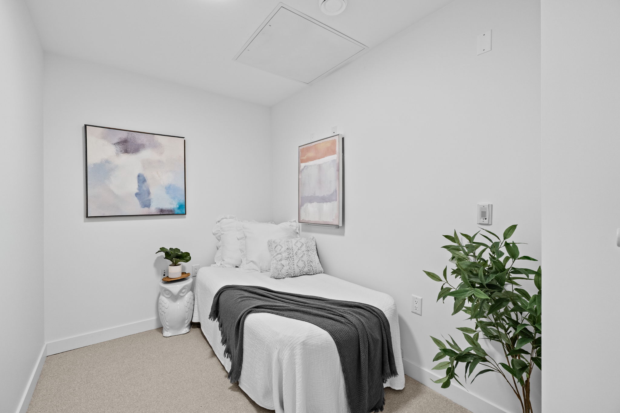 105-1100 CLARKE ROAD 10