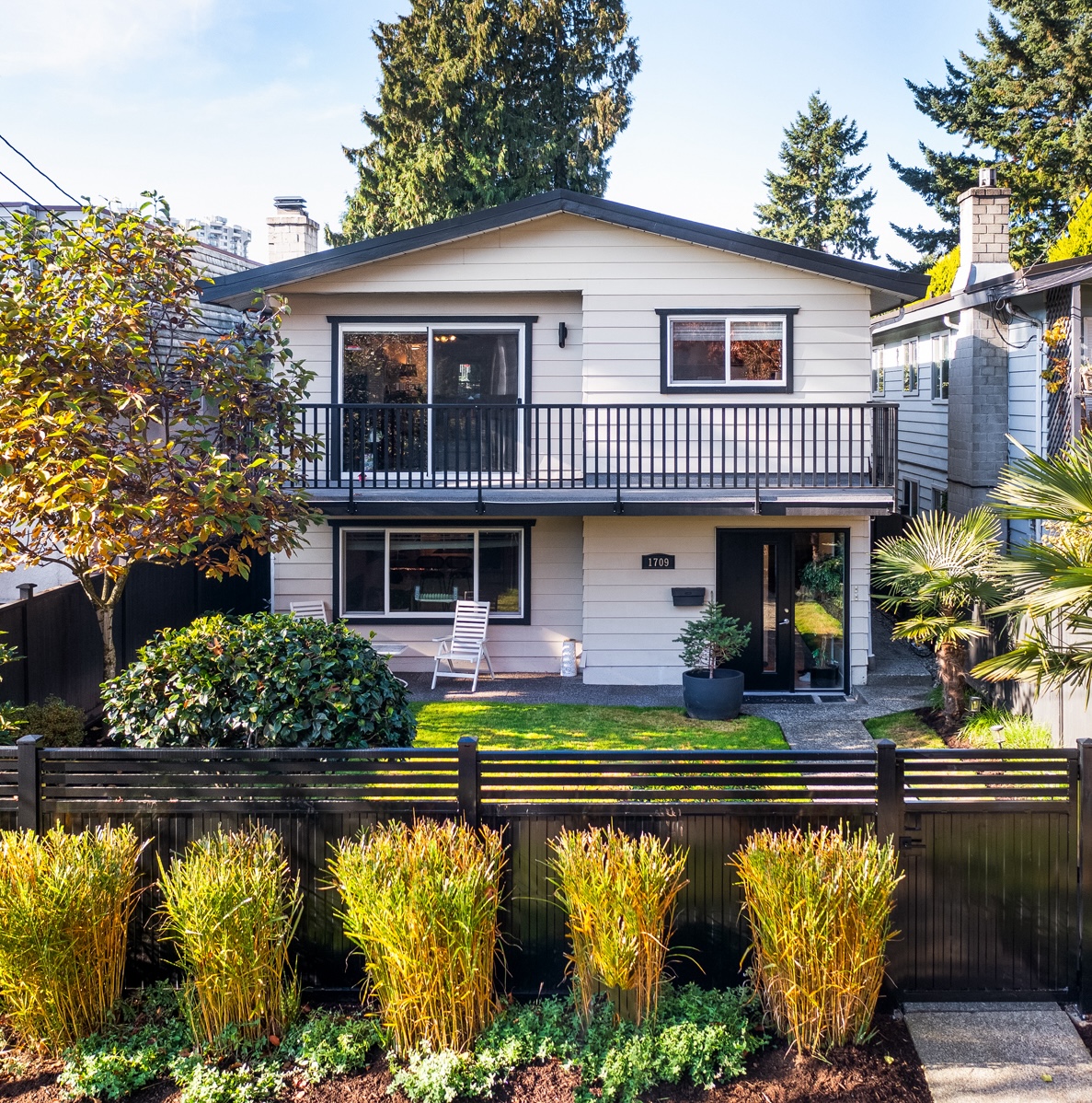 1709 PHILIP AVENUE, NORTH VANCOUVER 2